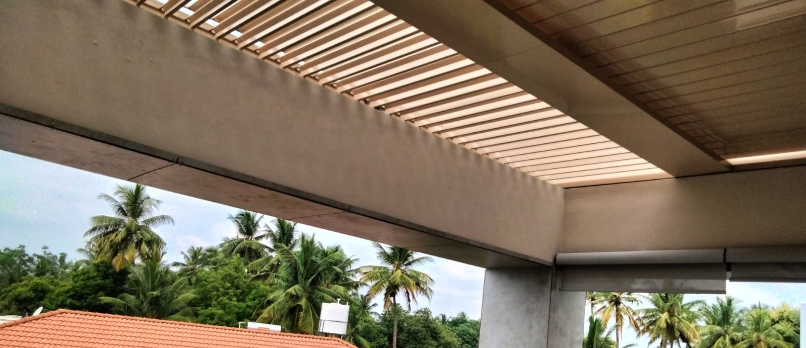 AUTOMATED LOUVERED ROOF